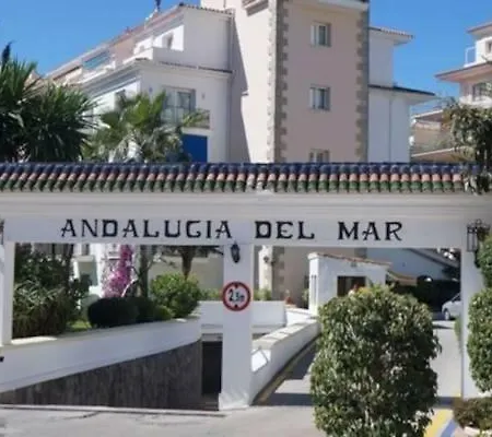 Impresionante Loft En Puerto Banus A Pie De Playa Marbella